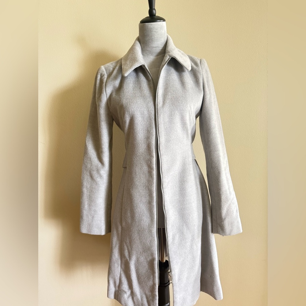 French Connection Coat, Size 6, Grey color, 96cm.